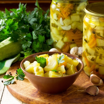Zucchinisalat im Glas selber machen