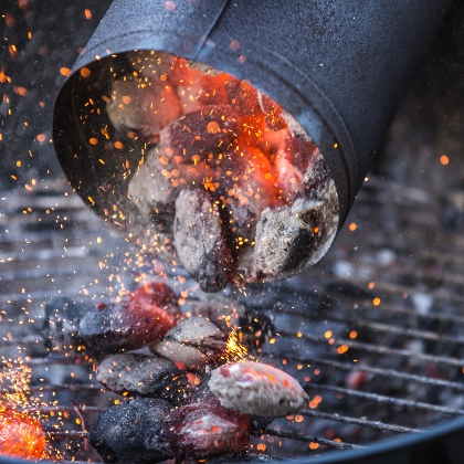 Anzündkamin fürs schnelle Grillen