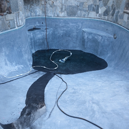 Den Pool für die Saison vorbereiten