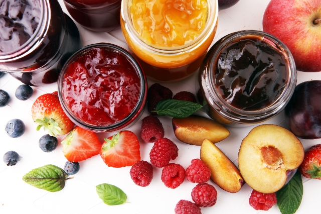 Verschiedene Fruchtmarmeladen