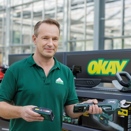 Lagerhaus Fachberater mit Okay Akku Gerät