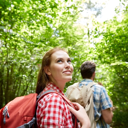 Frau beim Wandern