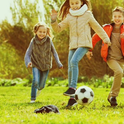 Spielende Kinder
