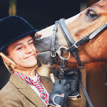 Pferd und Reiterin